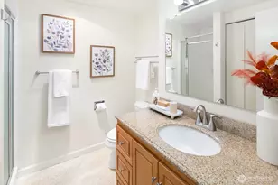 2100 3rd Ave, Seattle, WA 98121 - Photo 26