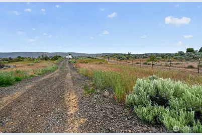 130 Red Tail Road, Yakima, WA 98908 - Photo 28