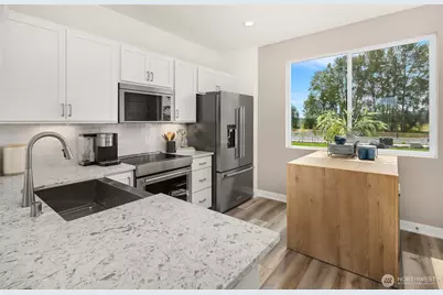 2440 160th Place NE, Marysville, WA 98271 - Photo 4