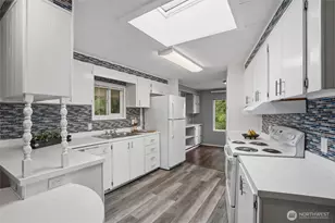 1110 NW Brite Star Ln, Poulsbo, WA 98370 - Photo 10