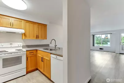 4895 76th Street SW #D-302, Mukilteo, WA 98275 - Photo 6