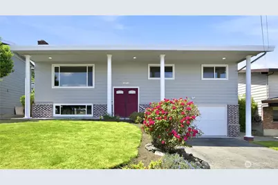 8220 S 120th Street, Seattle, WA 98178 - Photo 1