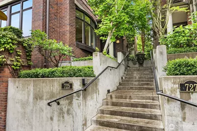 725 Harvard Avenue E, Seattle, WA 98102 - Photo 2