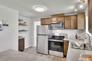 8305 214th Pl SW, Edmonds, WA 98026 - Photo 10