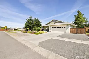 1325 Eckard Ave, Port Angeles, WA 98362 - Photo 4