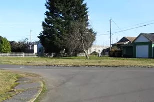 418 N Division St, Aberdeen, WA 98520 - Photo 1
