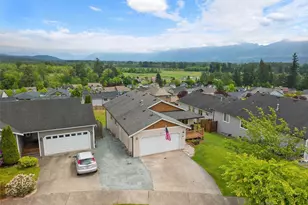 1305 Cascadia Dr, Sedro Woolley, WA 98284 - Photo 2