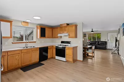1305 Cascadia Drive, Sedro Woolley, WA 98284 - Photo 8