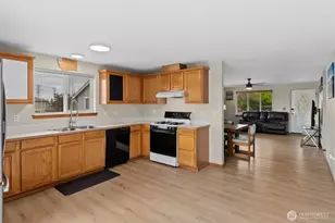 1305 Cascadia Dr, Sedro Woolley, WA 98284 - Photo 8