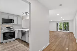 13680 NE 69th St, Redmond, WA 98052 - Photo 2