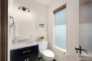 10847 Bill Point Bluff NE, Bainbridge Island, WA 98110 - Photo 22