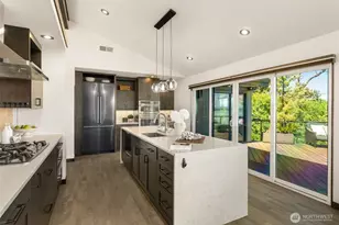 10847 Bill Point Bluff NE, Bainbridge Island, WA 98110 - Photo 18