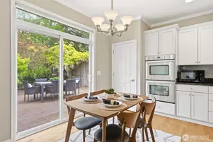 24923 NE 3rd Pl, Sammamish, WA 98074 - Photo 10
