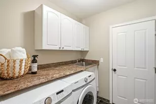 24923 NE 3rd Pl, Sammamish, WA 98074 - Photo 26
