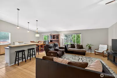 10702 211th Avenue Ct E, Bonney Lake, WA 98391 - Photo 6