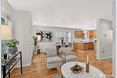 9257 Interlake Avenue N, Seattle, WA 98103 - Photo 4