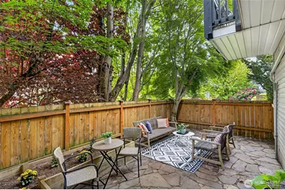 9257 Interlake Avenue N, Seattle, WA 98103 - Photo 20