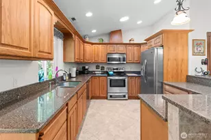 101 N Fairway Dr E, Hoodsport, WA 98548 - Photo 10