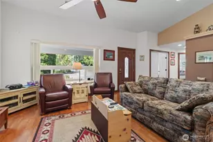101 N Fairway Dr E, Hoodsport, WA 98548 - Photo 6