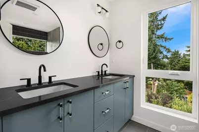 2028 NE 123rd Street, Seattle, WA 98125 - Photo 12