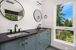 2028 NE 123rd St, Seattle, WA 98125 - Photo 12