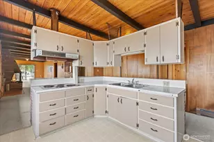 1085 Rockaway Ln, Camano Island, WA 98282 - Photo 6