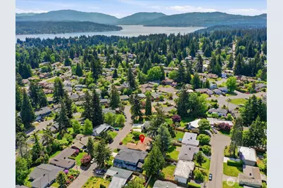 1921 169th Avenue NE, Bellevue, WA 98008 - Photo 2