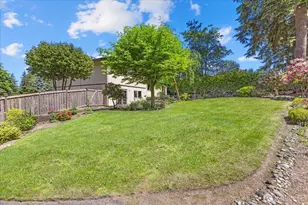 12109 SE 68th Pl, Bellevue, WA 98006 - Photo 32