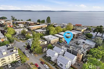 2769 59th Avenue SW #A, Seattle, WA 98116 - Photo 2