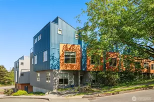 2371 Harbor Ave SW, Seattle, WA 98126 - Photo 2