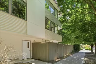 802 N 43rd St, Seattle, WA 98103 - Photo 2