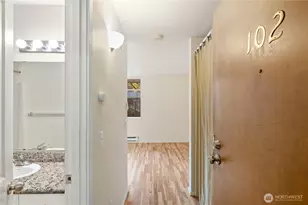 802 N 43rd St, Seattle, WA 98103 - Photo 8