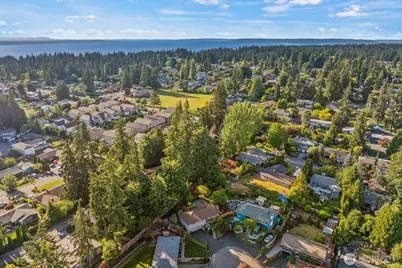 8433 221st Place SW, Edmonds, WA 98026 - Photo 32
