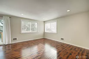 9840 NE 116th St, Kirkland, WA 98034 - Photo 8