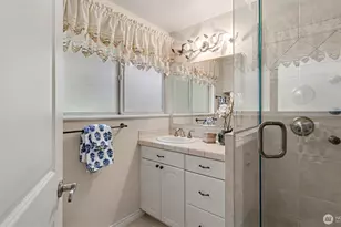 2618 168th Pl NE, Bellevue, WA 98008 - Photo 16