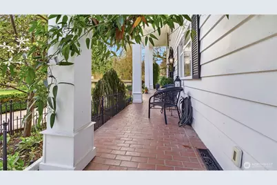 10506 Robin Hood Drive, Edmonds, WA 98020 - Photo 4