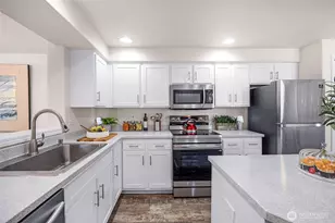 4714 NE 18th Pl, Renton, WA 98059 - Photo 10