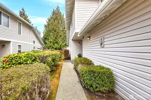 4714 NE 18th Pl, Renton, WA 98059 - Photo 4