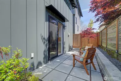 8319 25th Avenue NW, Seattle, WA 98117 - Photo 12