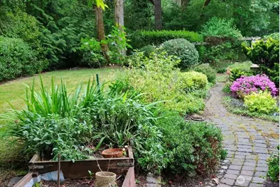 8511 Ferncliff Avenue NE, Bainbridge Island, WA 98110 - Photo 24