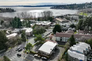 9840 NE 116th St, Kirkland, WA 98034 - Photo 2