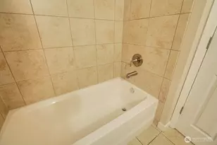 9840 NE 116th St, Kirkland, WA 98034 - Photo 14