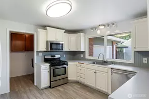 1116 W 1st St, Centralia, WA 98531 - Photo 8