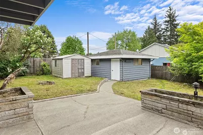 2001 NE 12th Street, Renton, WA 98056 - Photo 34