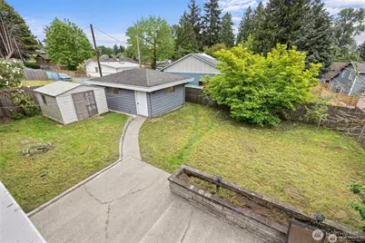 2001 NE 12th Street, Renton, WA 98056 - Photo 22