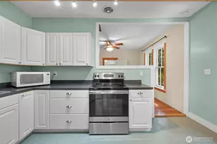1706 24th St, Bellingham, WA 98225 - Photo 24