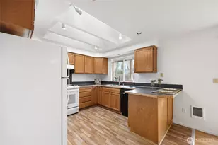 413 McKenzie Ave, Yelm, WA 98597 - Photo 2