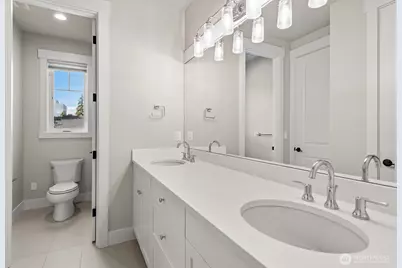 222 106th Avenue SE, Bellevue, WA 98004 - Photo 32