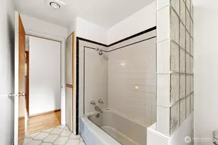 10851 Marine View Dr, Seattle, WA 98146 - Photo 24