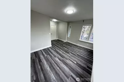 10033 Des Moines Memorial Drive S, Seattle, WA 98168 - Photo 8